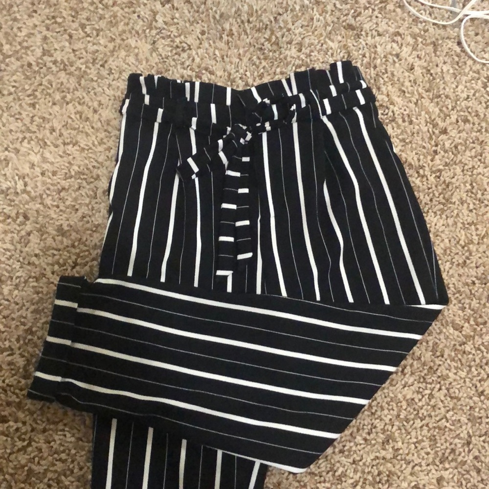 ✨traded✨High waisted cropped dress pants